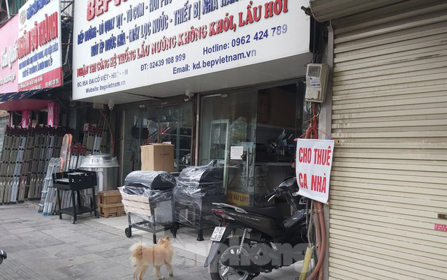 Nguồn thu suy giảm mạnh do Covid - 19, hàng loạt cửa hàng tại Hà Nội treo biển cho thuê 10 hang-loat-khach-san-cua-hang-ha-noi-treo-bien-cho-thue-sau-tet-11.jpg