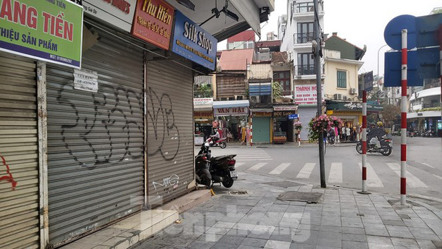 Nguồn thu suy giảm mạnh do Covid - 19, hàng loạt cửa hàng tại Hà Nội treo biển cho thuê 6 hang-loat-khach-san-cua-hang-ha-noi-treo-bien-cho-thue-sau-tet-7.jpg